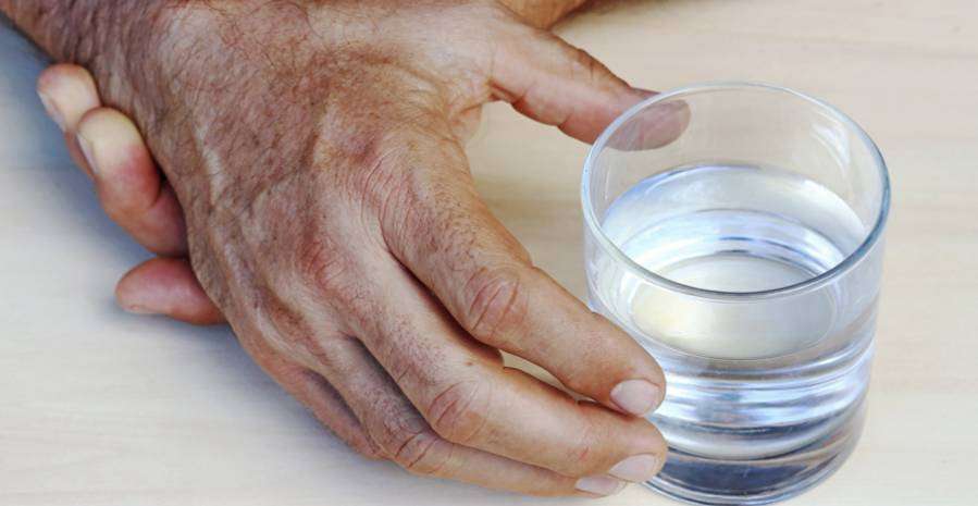 Másodlagos parkinsonizmus: mit jelent és mit lehet vele kezdeni?